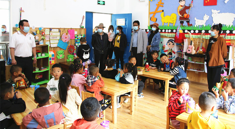 得荣城关幼儿园调研02.jpg